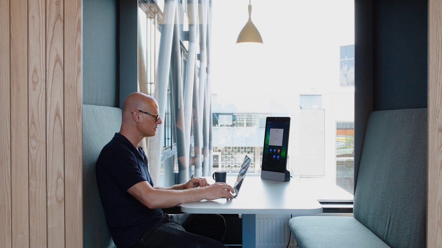 11 Ways to Mitigate Technology Distractions in the Workplace